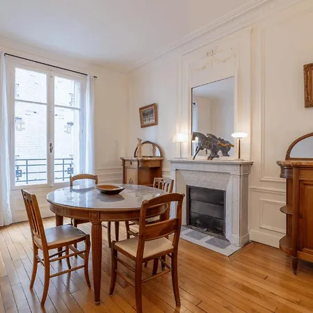 Apartman Charming 1bd With Elevator, Walk To Arc De Triomphe *