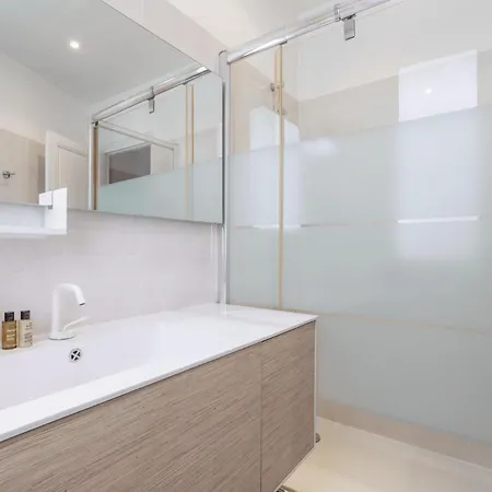 Charming 1bd With Elevator, Walk To Arc De Triomphe Appartement